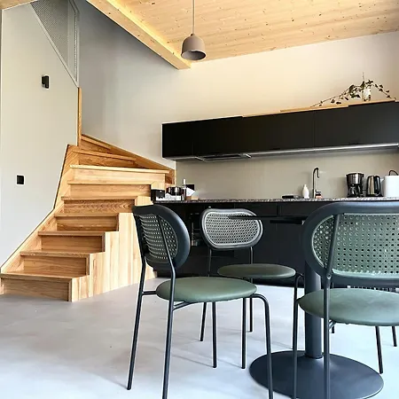 Graniaste - Dom I Z Sauna Apartman *